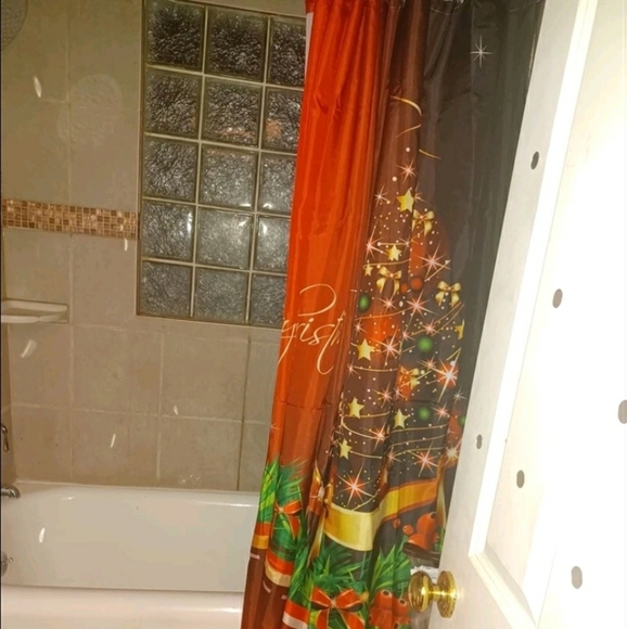 Christmas shower curtain - Picture 2 of 4